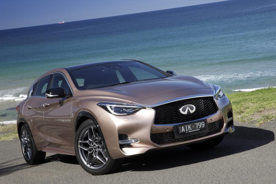  Infiniti Q30S 2.0t AWD 2016 года  (AU) (фото 22 из 26)